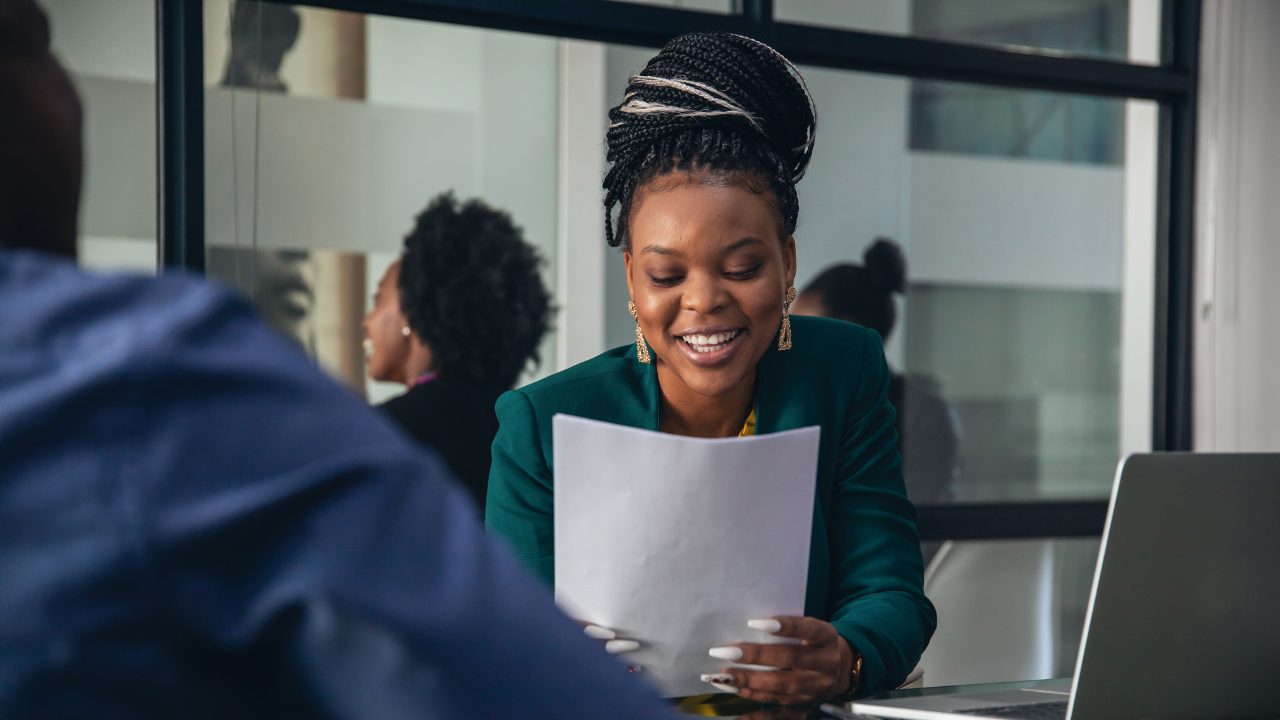Guide to Interviewing Internal Candidates [+ 20 Interview Questions]
