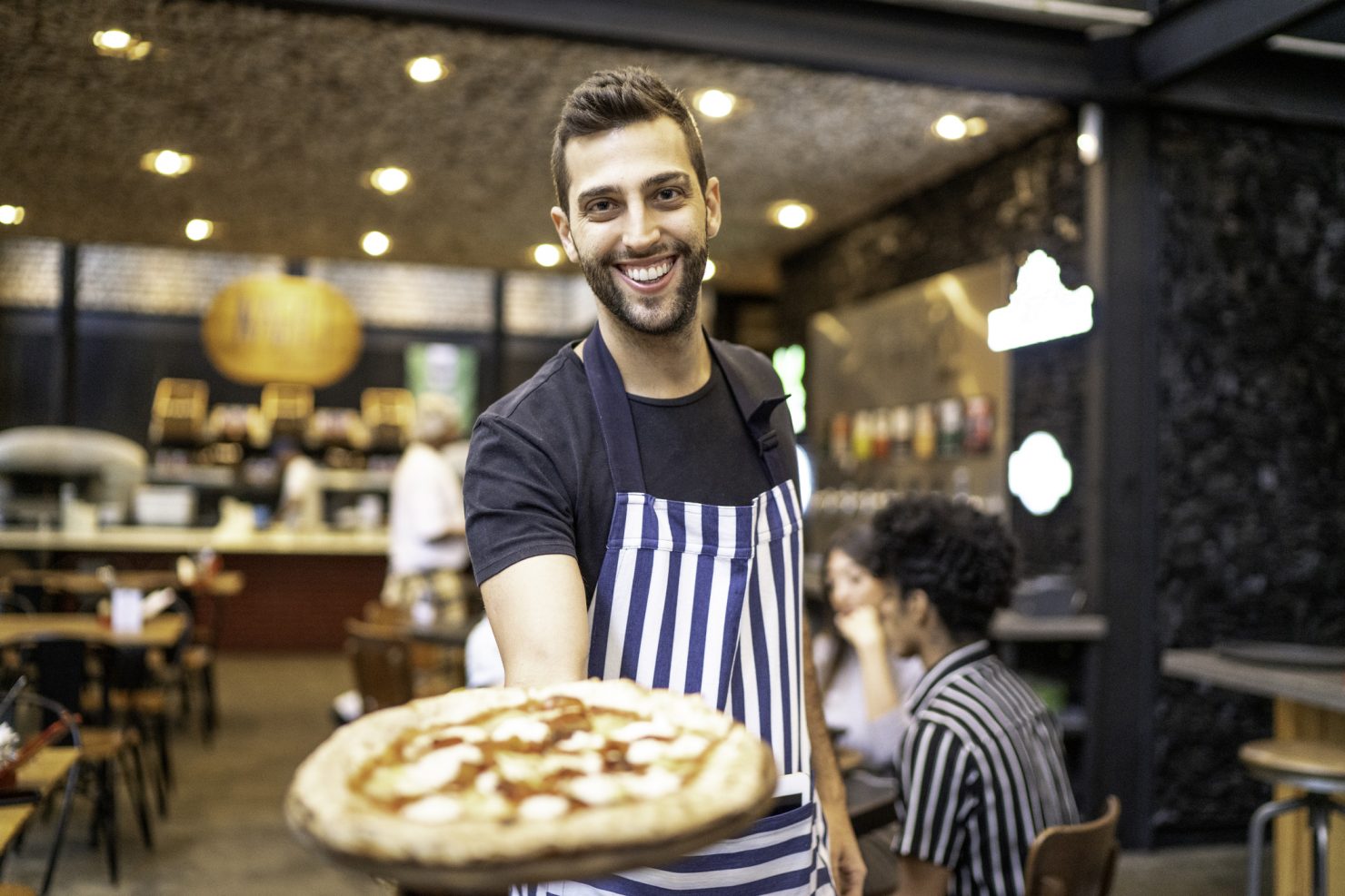 How to Staff a Franchise Restaurant: An Ultimate Guide